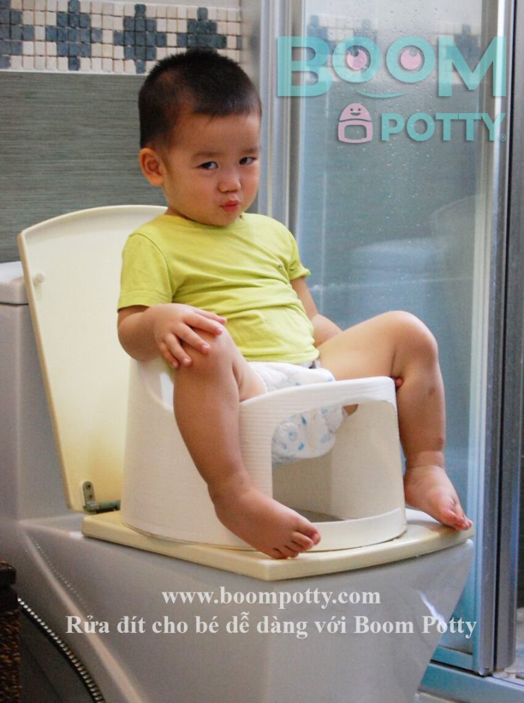 Easy way to wash your baby bottom by Boom Potty