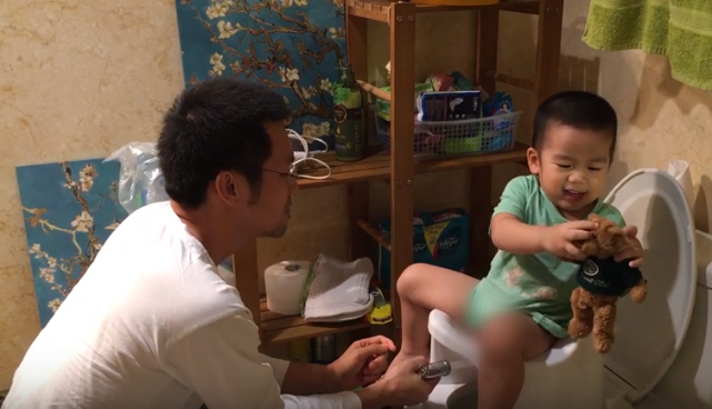 Lợi ịch khi vệ sinh cho bé bằng bô boom potty các mẹ không thể bỏ qua